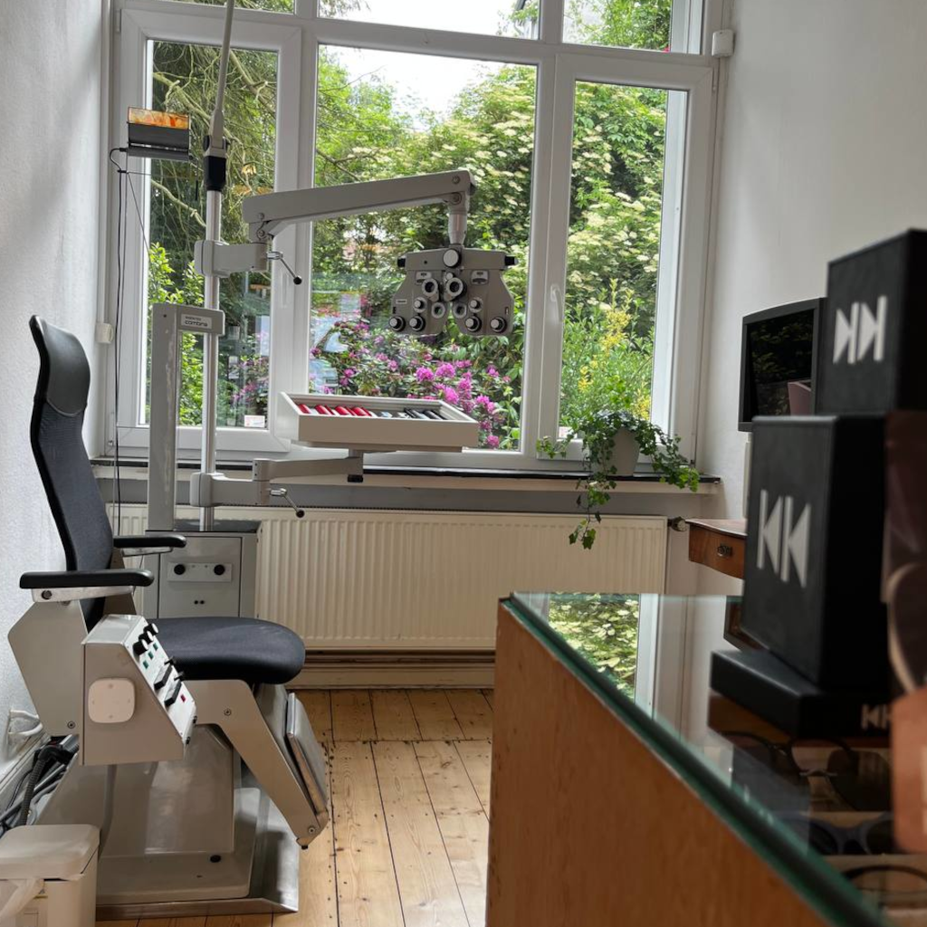 Brillen Paul Sehtest im Laden